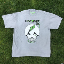 Load image into Gallery viewer, &#39;Discover The Wonder&#39; Short Sleeve Tee - Grey
